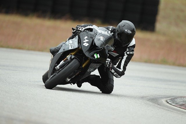 Motorcycle Knee Down (Knee Scraping): The Definitive Guide