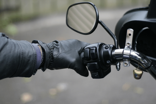 Motorcycle headlight switch - left handle