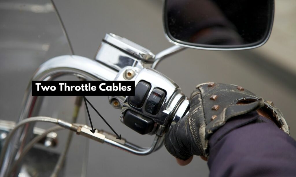 Motorcycle with 2 throttle cables