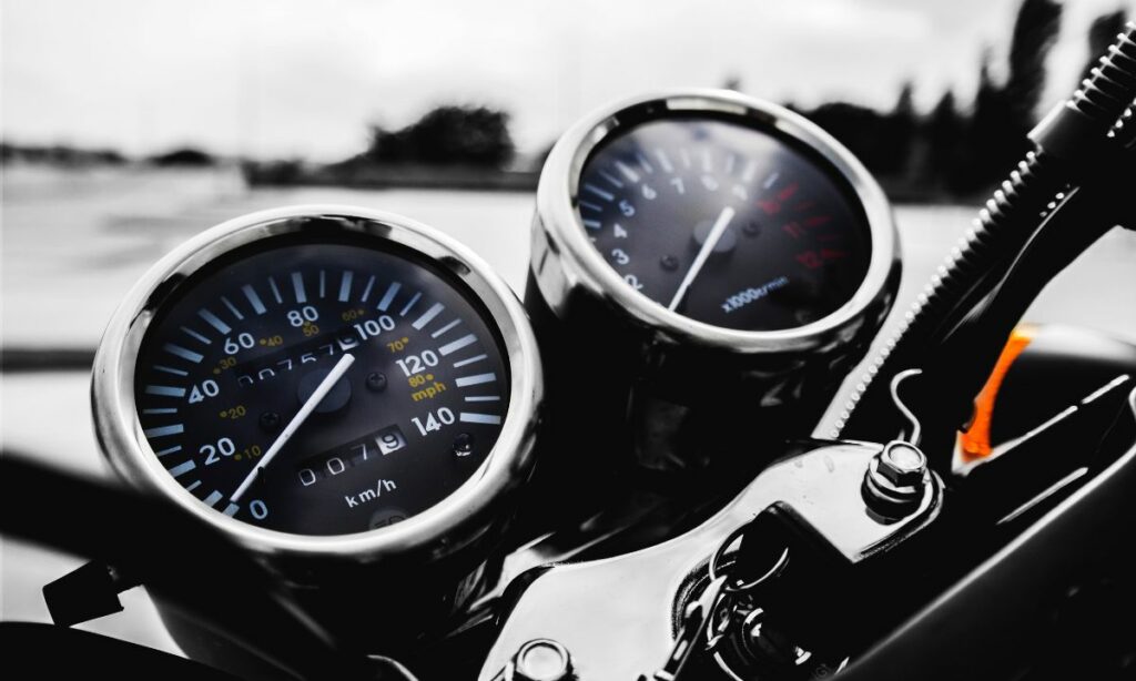Motorcycle speedometer with no fuel gauge