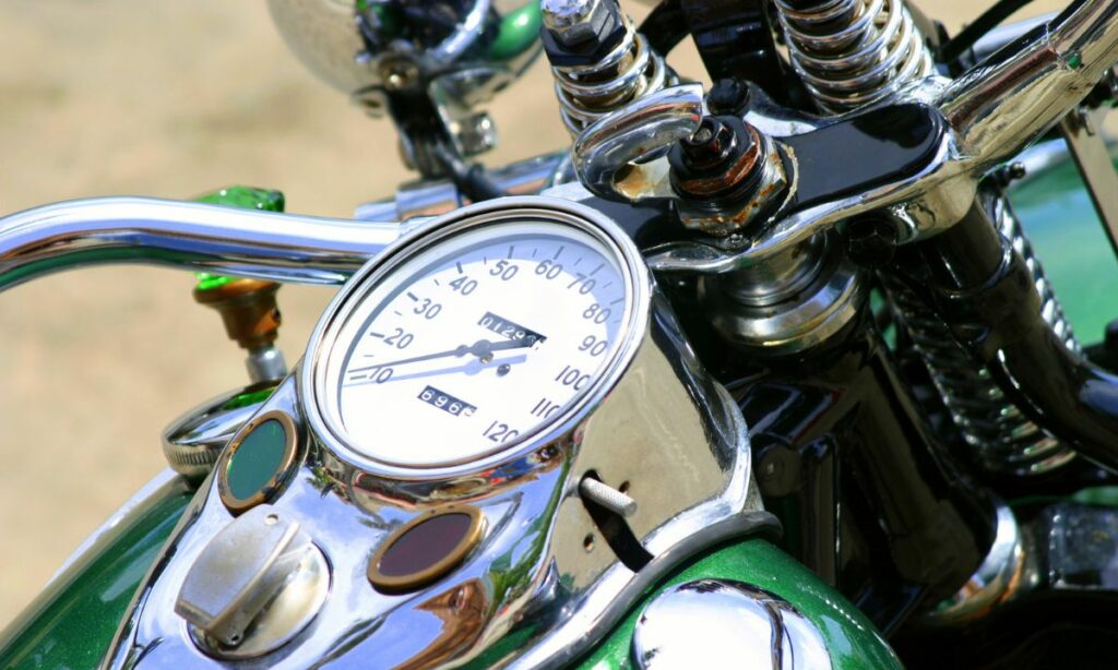 Motorcycle speedometer with no fuel gauge