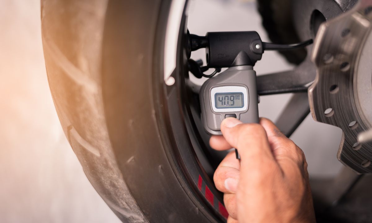 Motorcycle tire PSI check