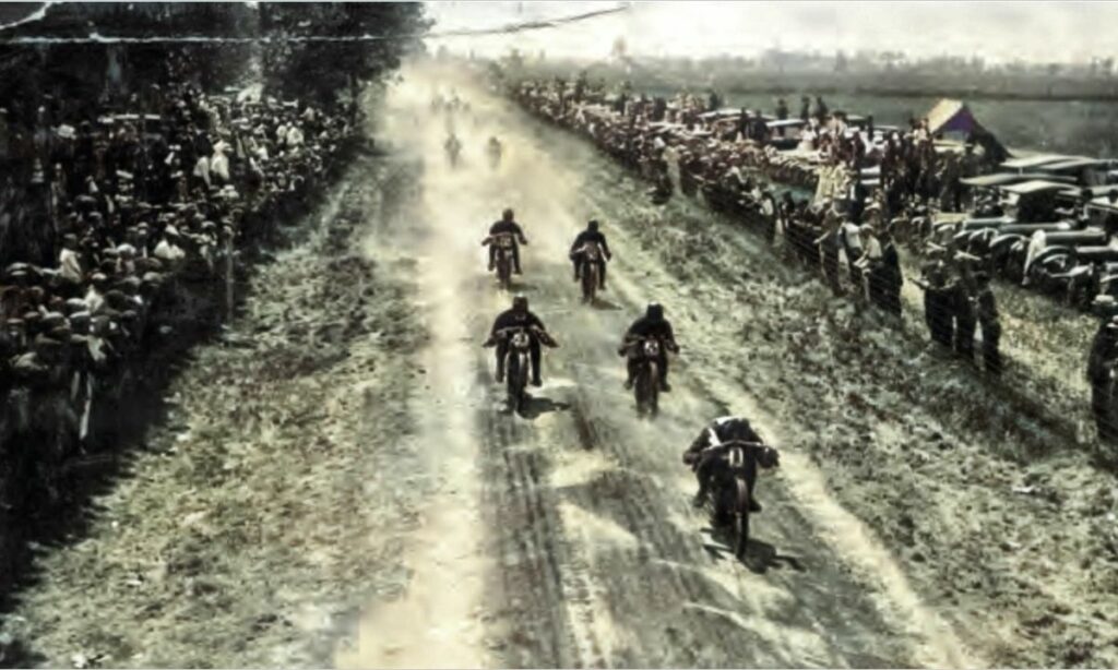 Motorcycle racing in 1920s