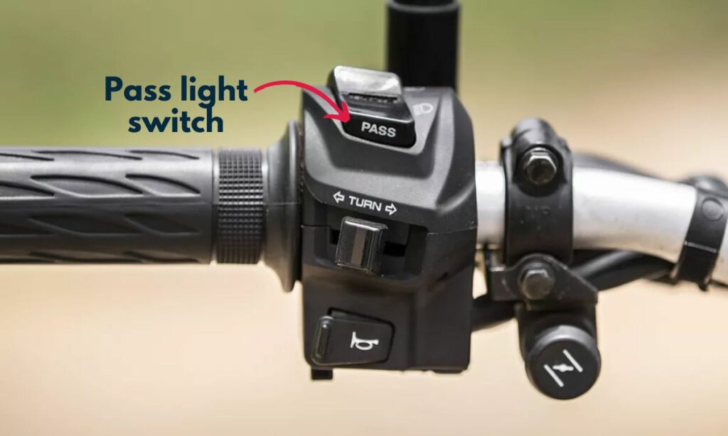 Motorcycle pass light switch clubbed with low-high beam switch