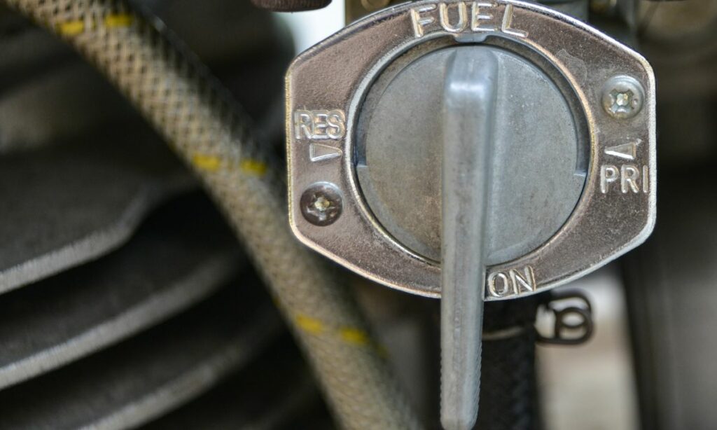 Reserve fuel switch