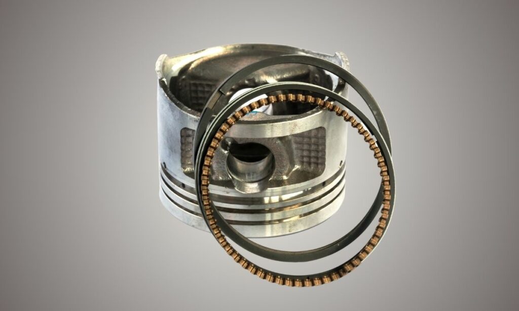 Three piston ring types with piston